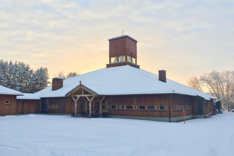 Karasjok: Adventtikirkko ja joululaulut Karasjok: Adventtikirkko ja joululaulut